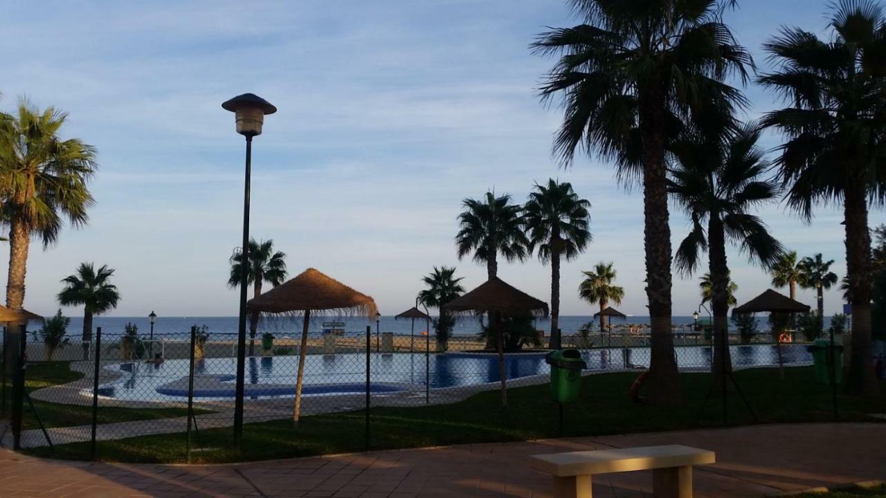 Primera Linea De Playa Roquetas de Mar Exterior foto